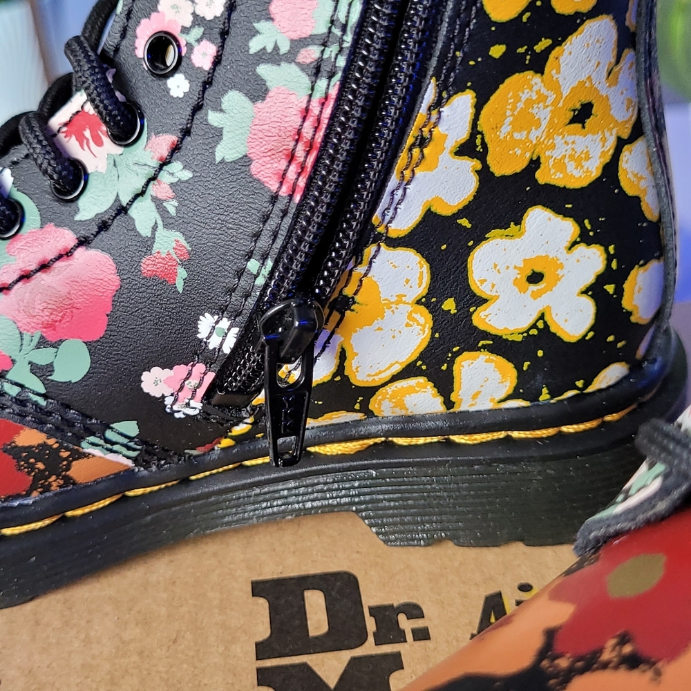 Dr. Martens Kids Floral 1460 Boots - Size 8 US - Picture 2 of 6